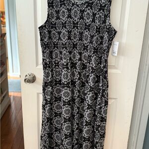 Croft & Barrow Black and White Floral Midi Dress